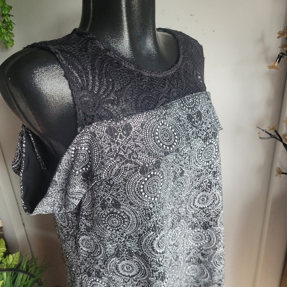 Black Patterned Cold-Shoulder Tunic Top - Picture 3 of 7
